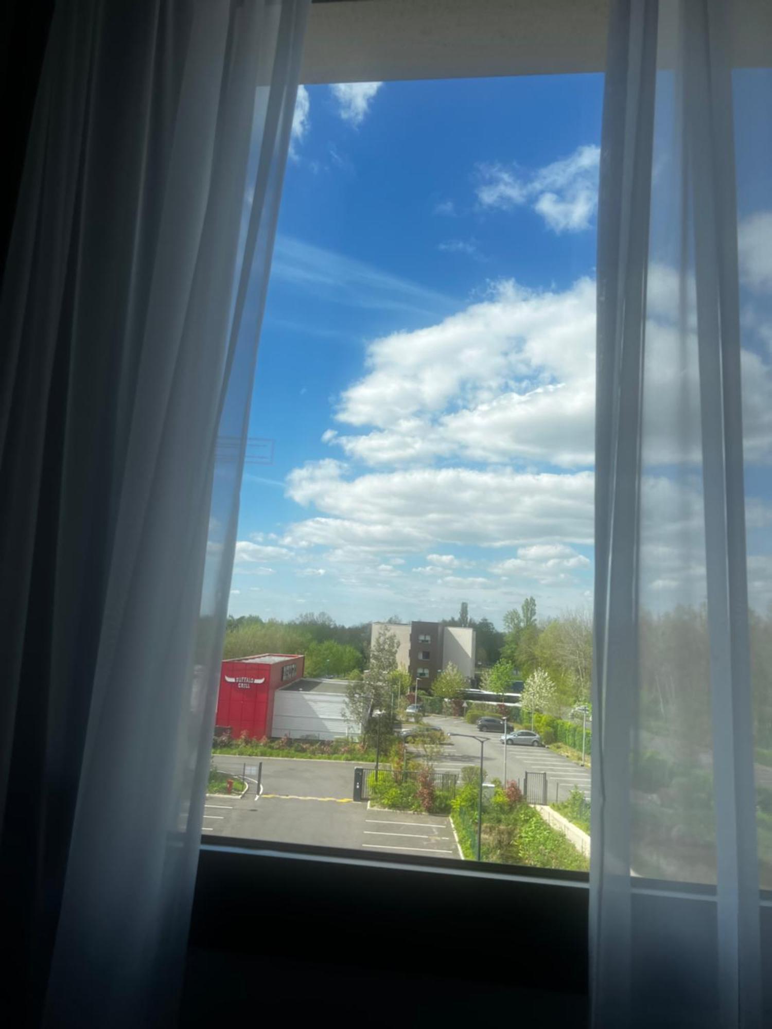 Holiday Inn Express - Marne-La-Vallee Val D'Europe By Ihg Байи-Роменвилье Экстерьер фото